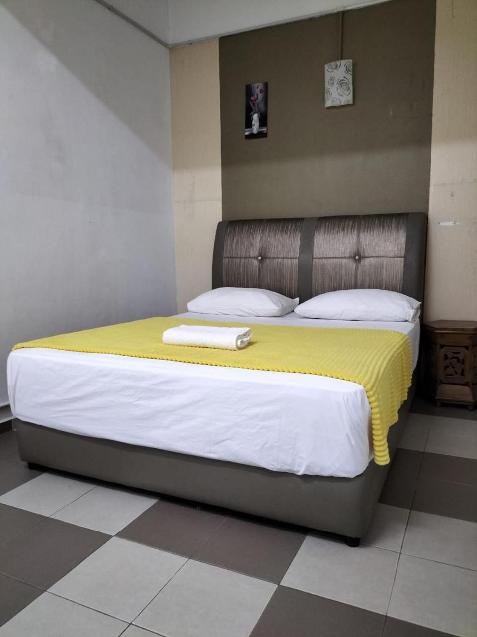 Ulfah Hotel Mersing Exterior photo